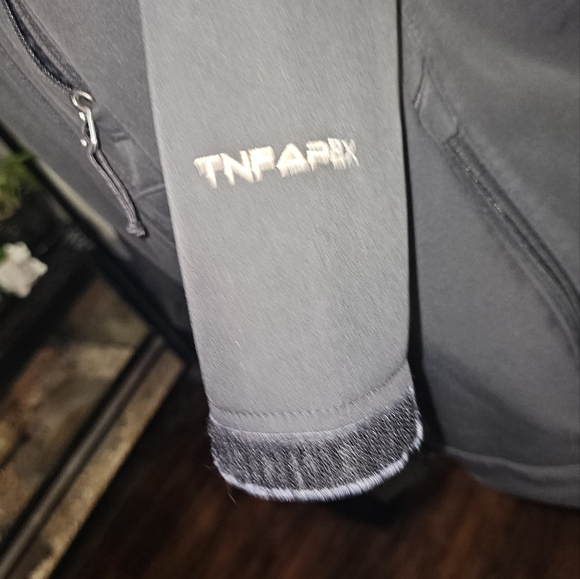 The north face jacket - Picture 6 of 8